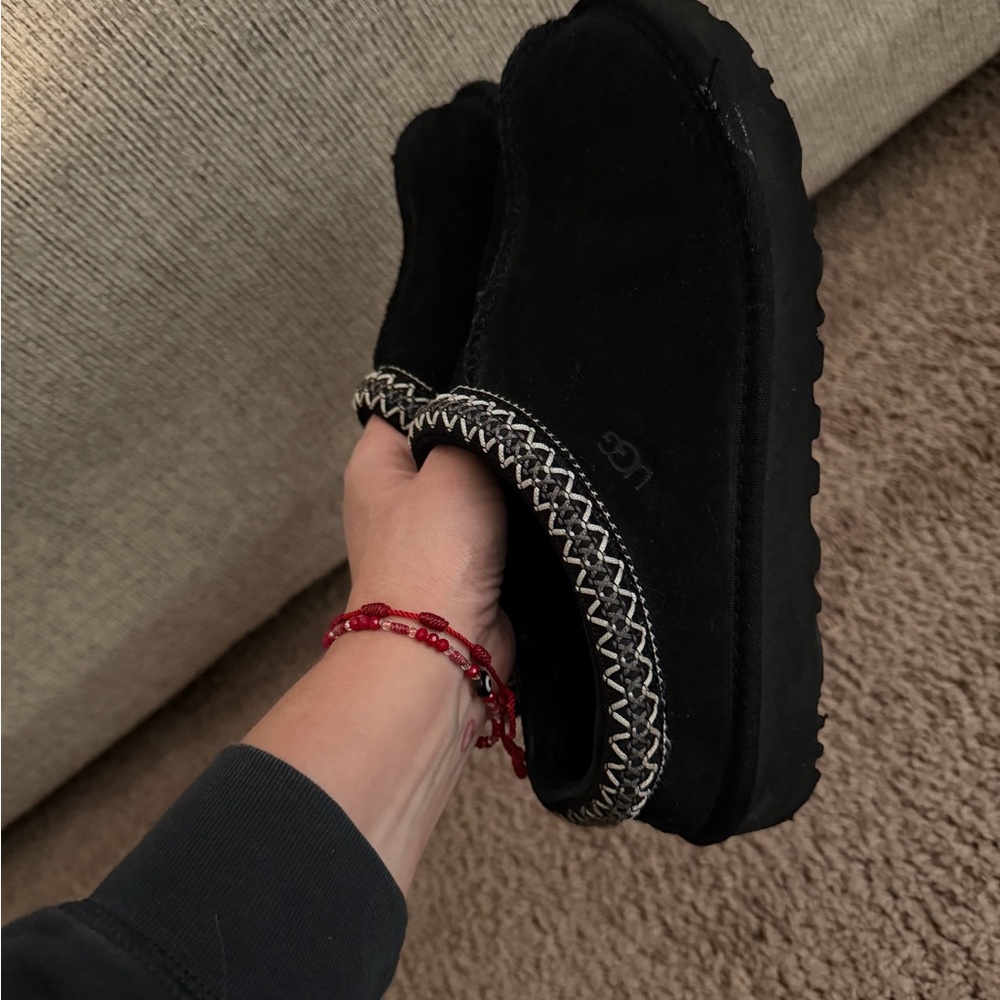 UGG Black Slip-On Slippers / Clogs – Women’s Size 8 - Picture 5 of 7
